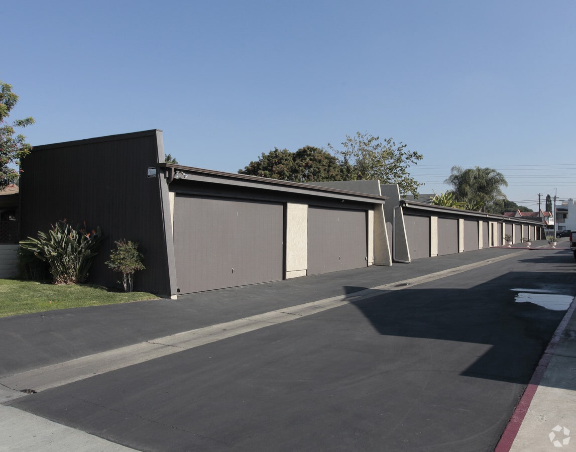 Photo - 12662 Lorna St