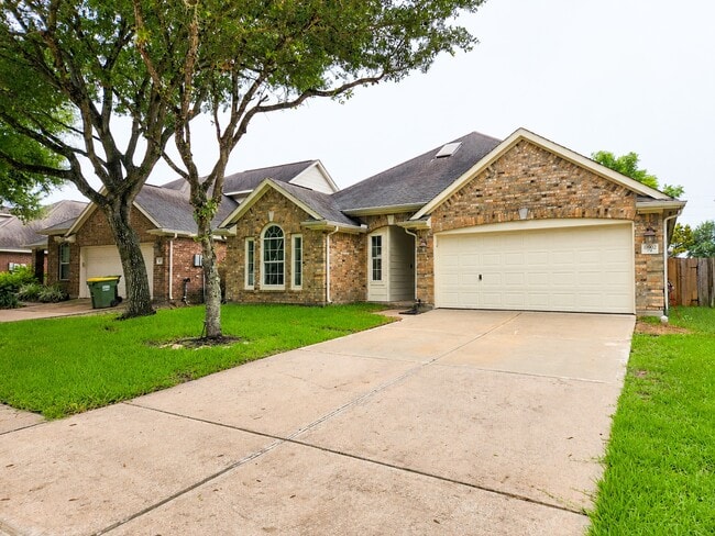 Building Photo - 11902 White Water Bay Dr