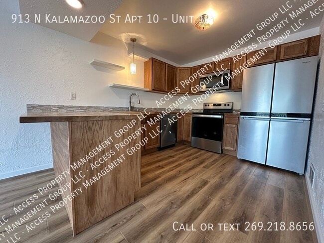 Photo - 913 N Kalamazoo St