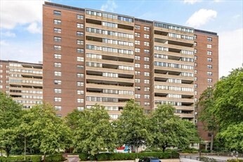Building Photo - 2 Hawthorne Pl Unit 5K Rental