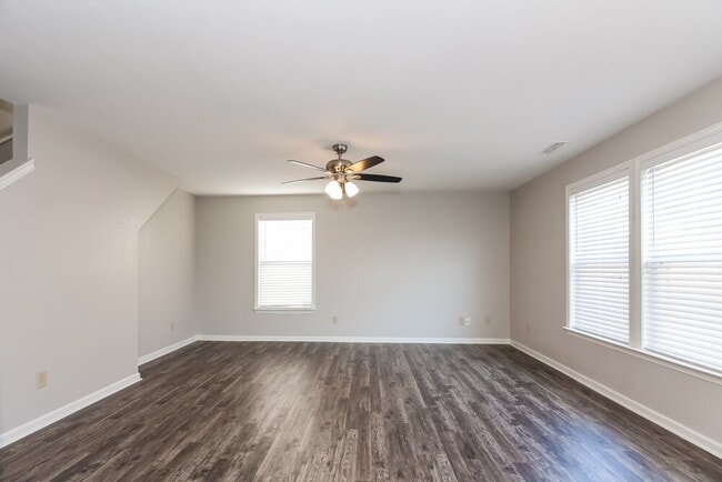 Photo - 943 Littleton Dr