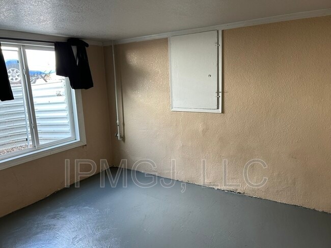 Photo - 621 N 2nd St
