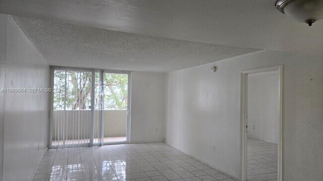 Photo - 10090 NW 80th Ct Unidad 1321