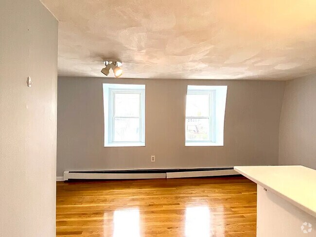 Building Photo - 147 Princeton St Unit 3 Rental