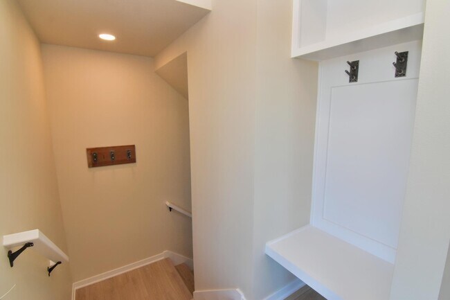 Photo - 18 Crosby Park Dr