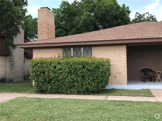 Building Photo - 926 N Judge Ely Blvd Rental