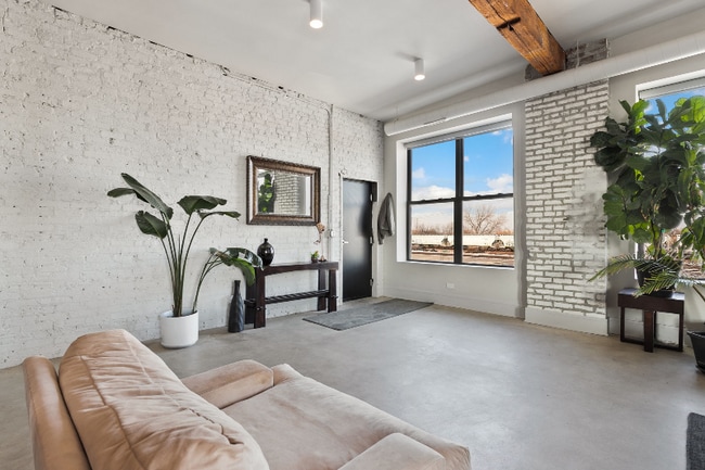 Photo - 2419 W 14th St