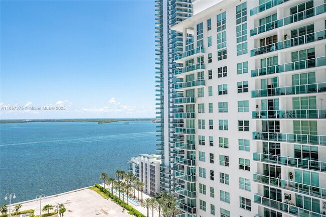 Building Photo - 1200 Brickell Bay Dr Unit 2015 Rental