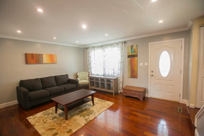 Photo - 540 Valleywood Rd