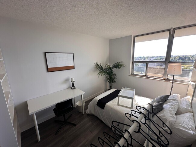 Photo - 411 Duplex Ave