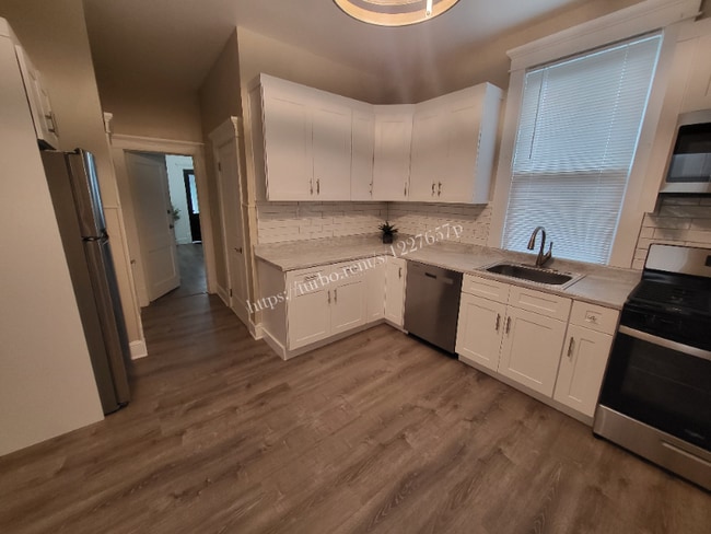 Photo - 254 Woodbridge Ave Unit 1