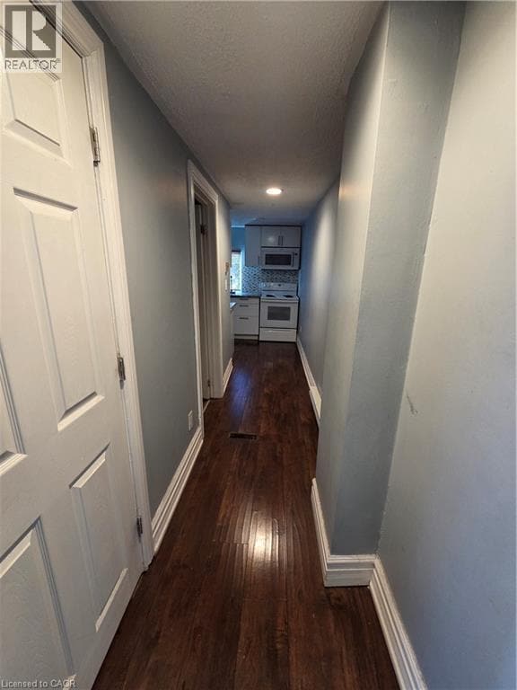 Photo - 2021 Edinburgh Dr