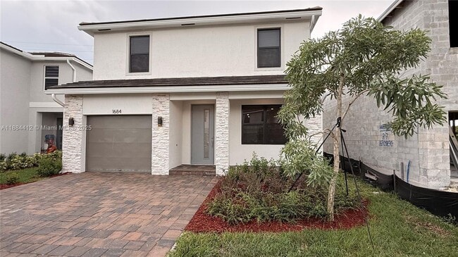 Building Photo - 1684 SE 7th Ct Rental