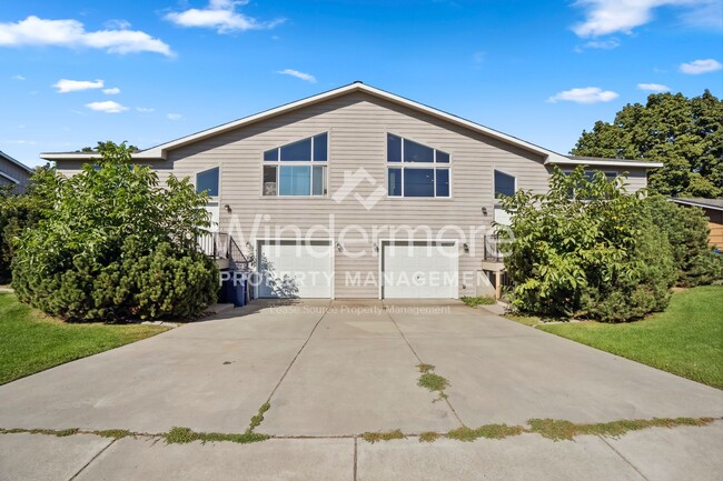 Photo - 13701 E Riverside Ave Apartment Unit 13703