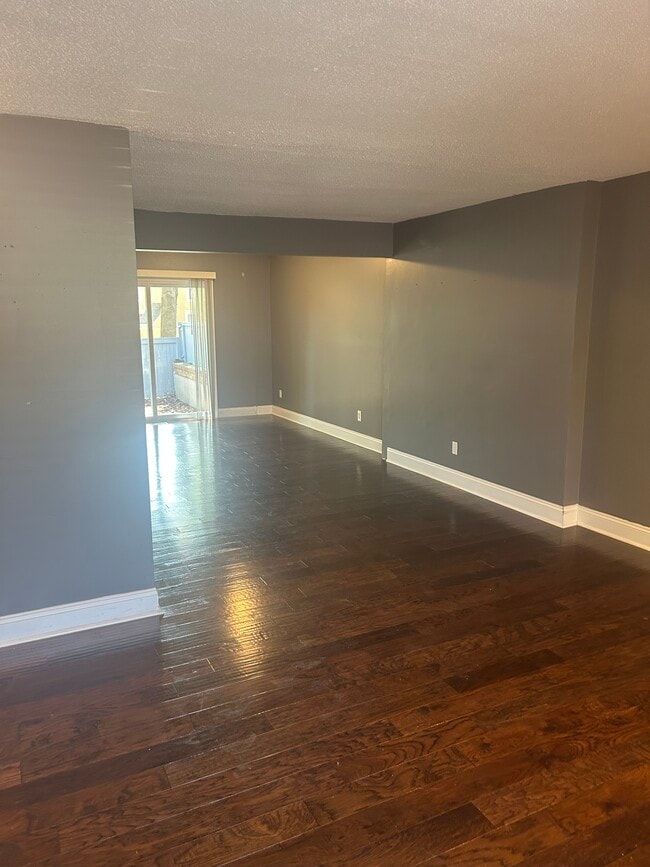 Photo - 8175 Monrovia St