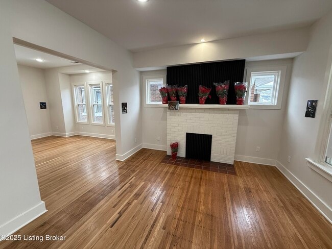 Photo - 730 Hazel St