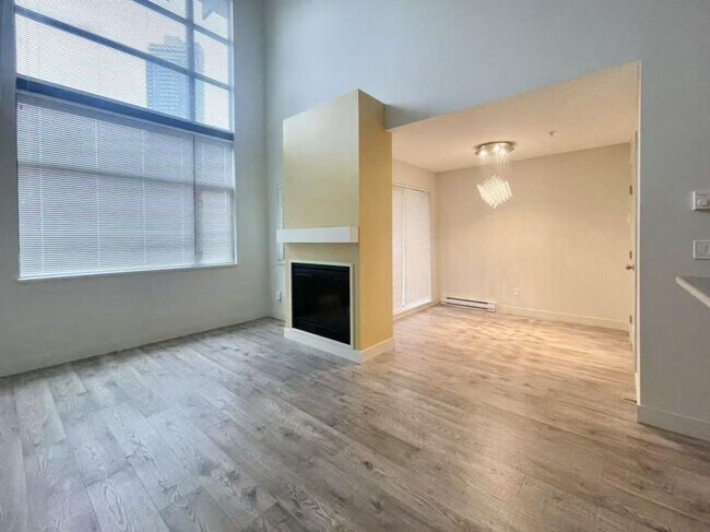 Photo - 2 bedroom in Surrey BC V3T 5X9
