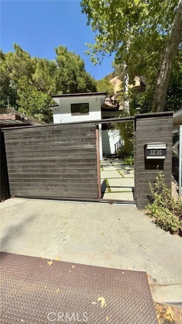 Photo - 1216 N Beverly Glen Blvd Casa