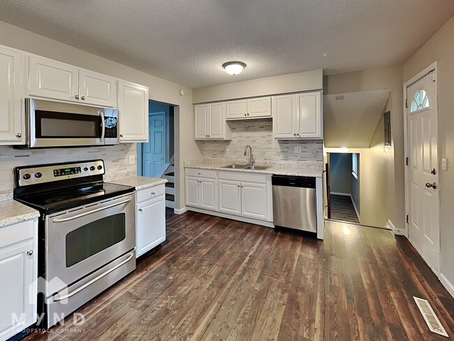 Photo - 3586 Richard Ave