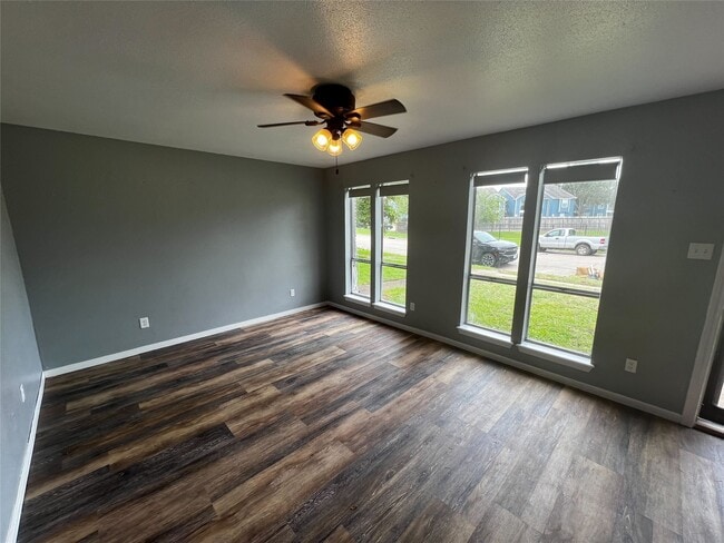 Photo - 8332 Oakhaven Rd