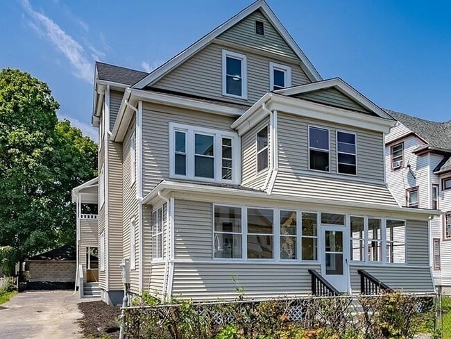 Building Photo - 70 Albemarle St Rental