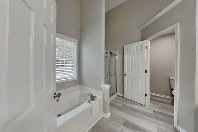 Photo - 1446 Dunton Green Way