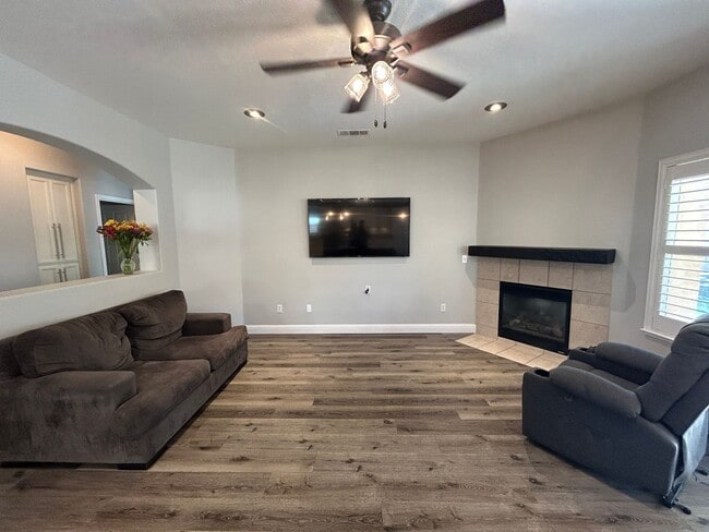 Photo - 3052 Red Oak Ct