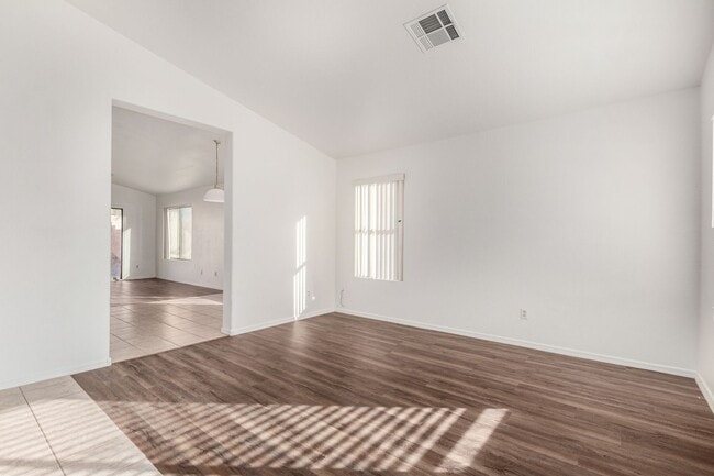 Photo - 3 bed 2 bath home in Surprise!