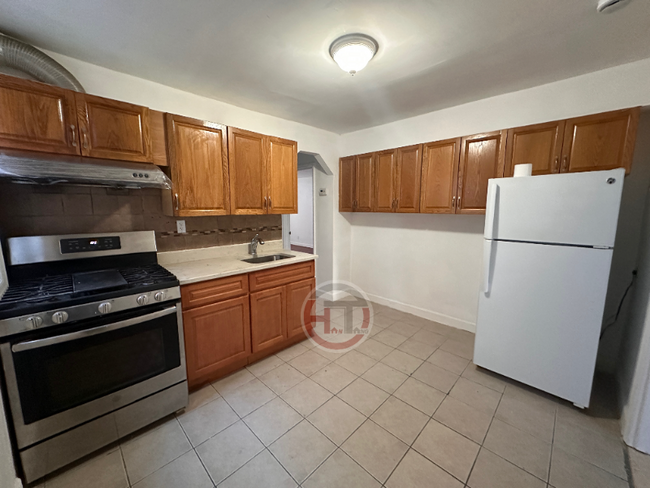 Photo - 2913 Hering Ave Apartment Unit 1