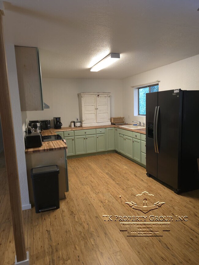 Photo - 16048 Mountain View Dr