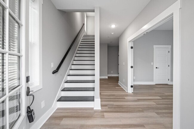 Photo - Gorgeous 3 Story 4 Bedroom Pet Friendly Home For Rent!