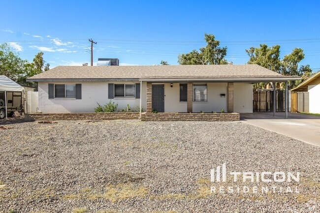 Building Photo - 1649 W Pueblo Ave Rental