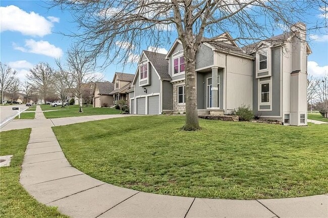 Photo - 1327 Huntington Dr