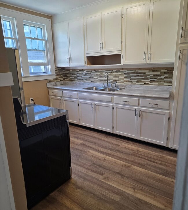 Kitchen - 485 Sawyer St Unit 1