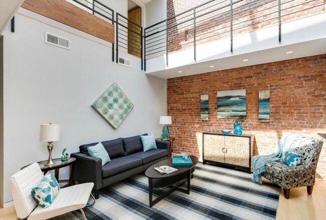 Photo - 1207 Lamont St NW Unit 2