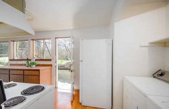 Photo - Baran (2018 11th St.) Unit B