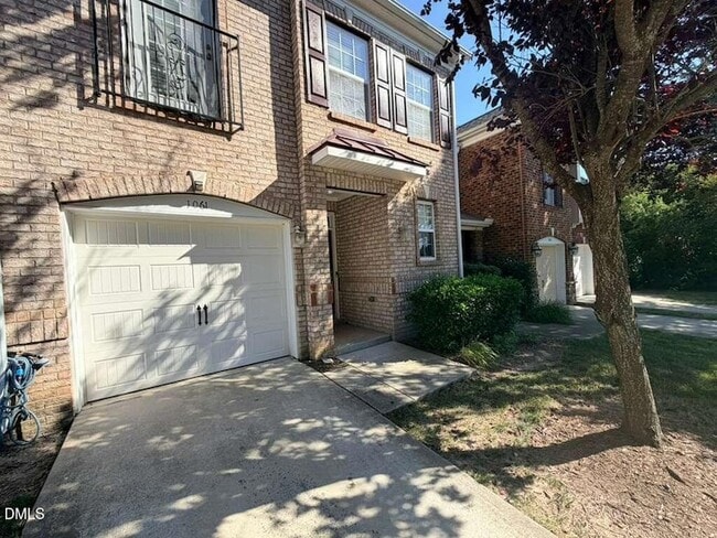 Photo - 1061 Remington Oaks Cir