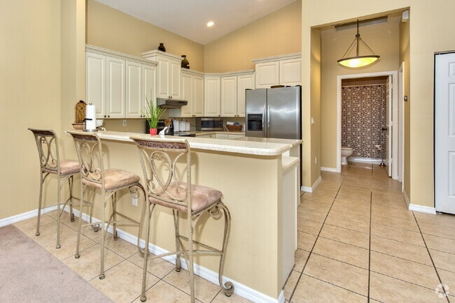 Building Photo - Queens Park - Pool home with a separate ca...