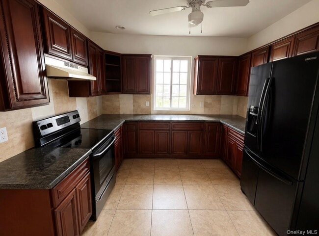 Photo - 15-35 153rd Pl