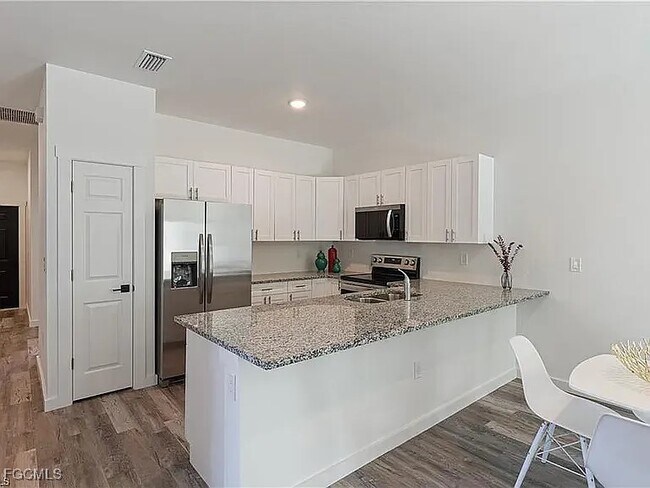 Photo - 5207 26th St SW