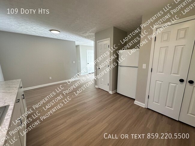 Photo - 109 Doty Hts