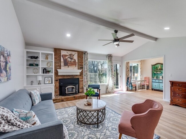 Photo - 2310 Oakwood Ln