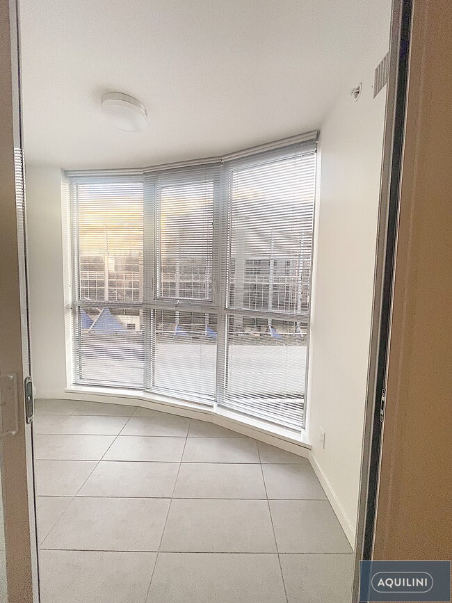 Photo - Centre South - 301 Unit 301