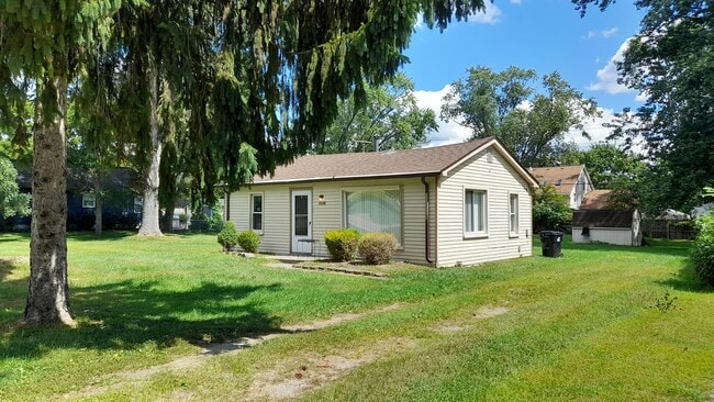 Building Photo - 23362 Springbrook Dr Rental