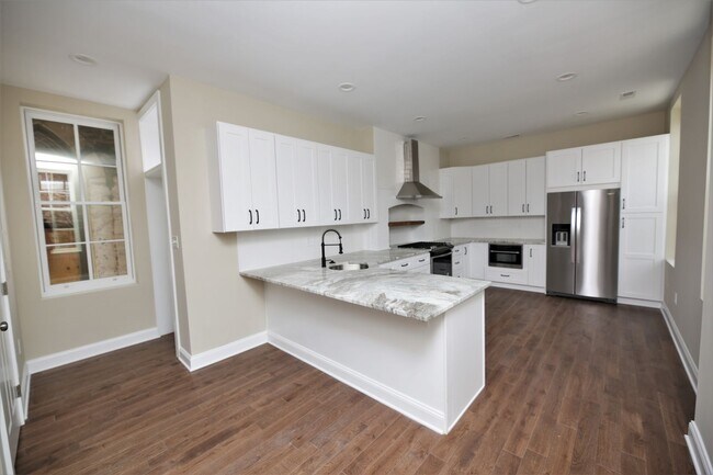 Building Photo - 213 Wilson St Unit 213 Wilson St