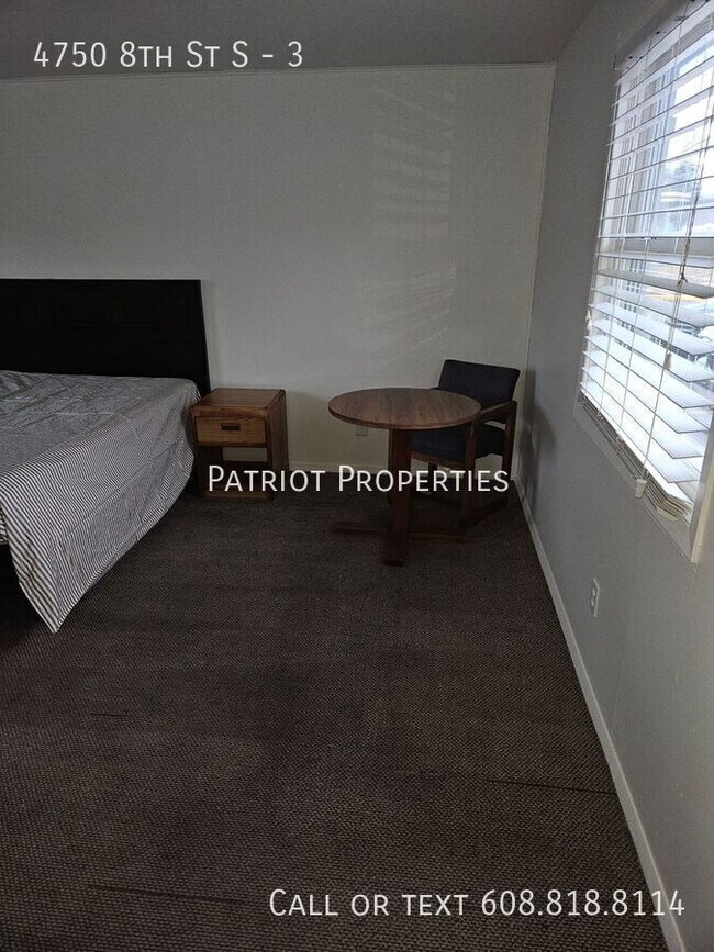 Photo - Studio without kitchenette in Wisconsin Ra... Unidad 3