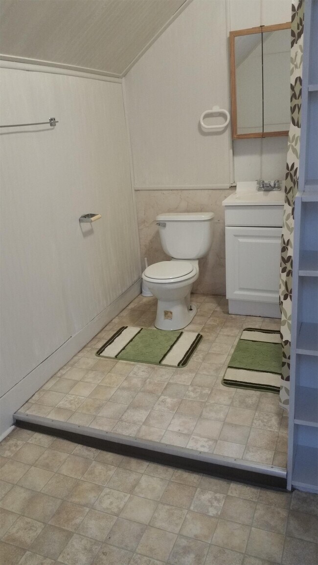 Photo - 824 Davis Ave
