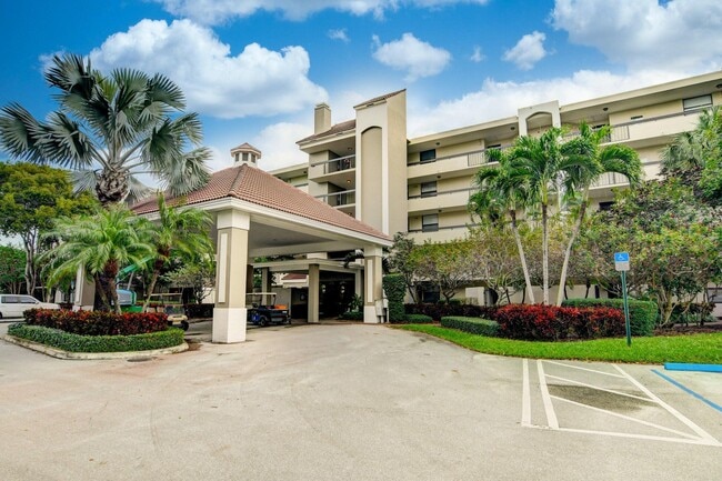 Building Photo - 1915 Lavers Cir Unit E504