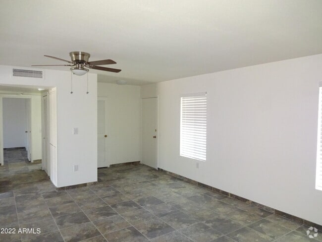 Building Photo - 9930 W Oak Ridge Dr Rental