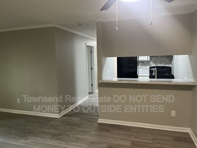 Photo - 5853 Century Oaks Dr